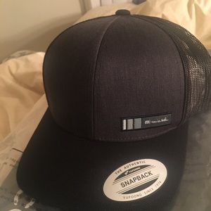 Travis Mathew Shinka Black Hat Bnwt 
